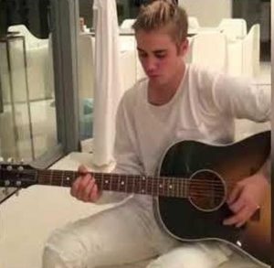 Justin Bieber – Hurry up and wait snippets (CDQ)