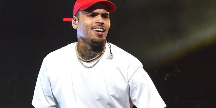 Chris Brown – Taste Ft. Trey Songz & Usher